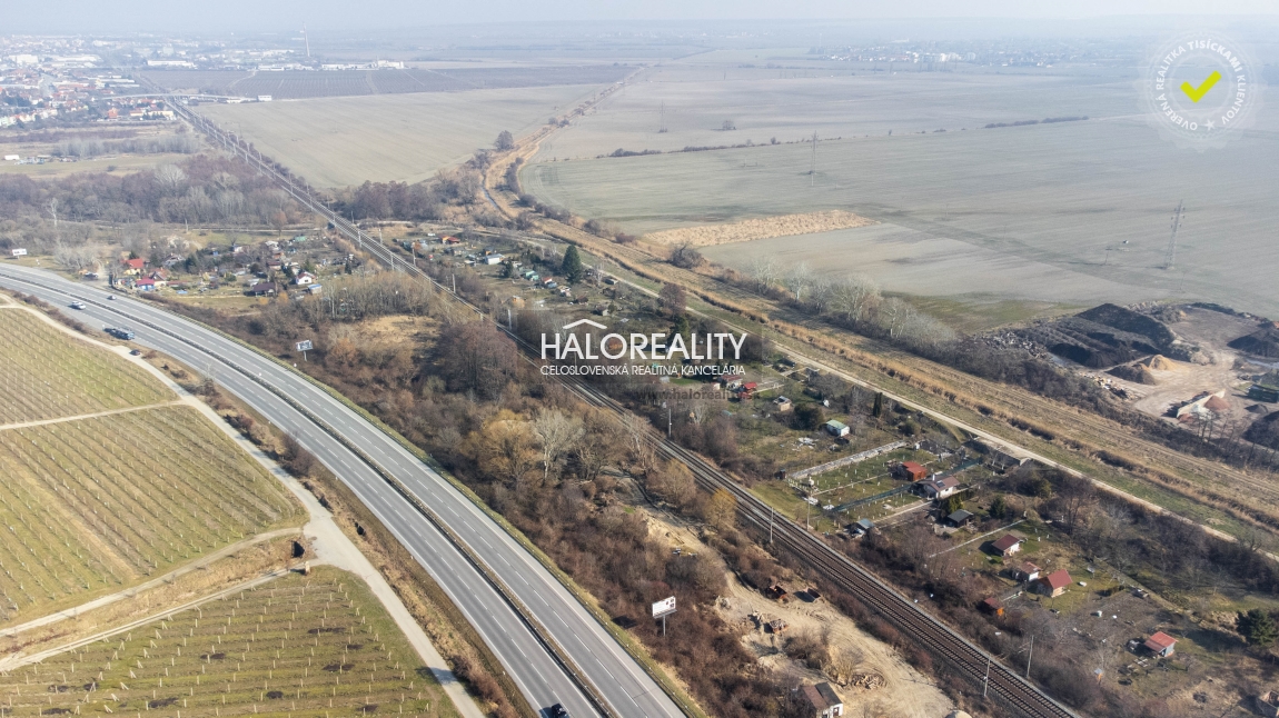 Predaj, pozemok 6867 m² Svätý Jur – EXKLUZÍVNE HALO REALITY