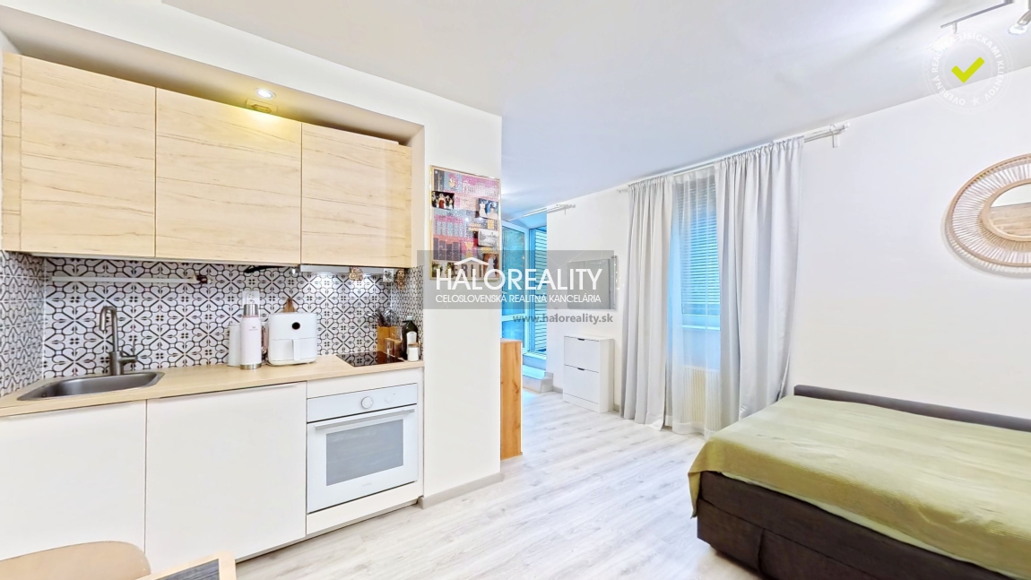 Predaj, garsónka Bratislava Staré Mesto, Námestie 1. mája – EXKLUZÍVNE HALO REALITY
